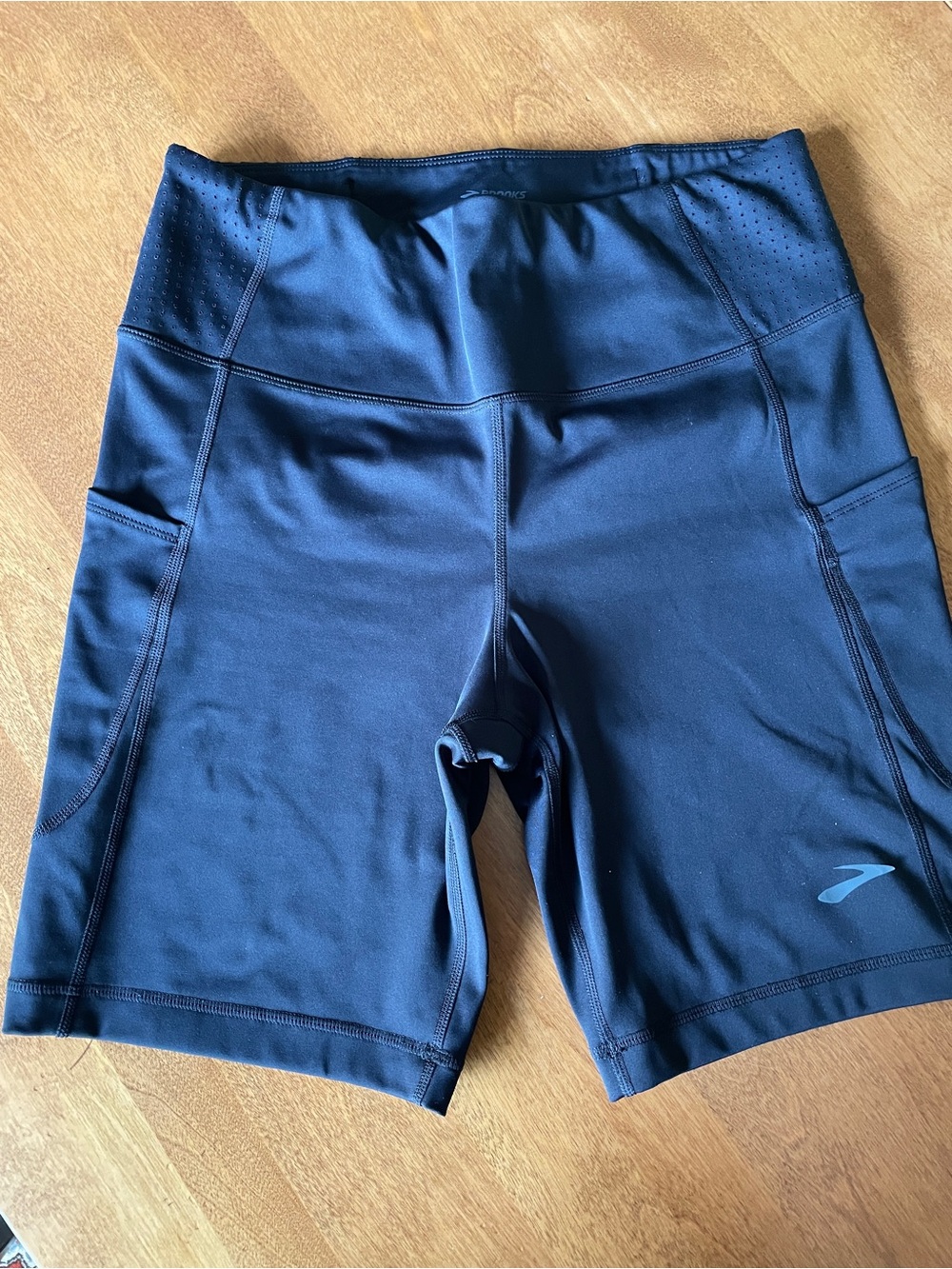 Brooks Black High-Waist Running Shorts Style 221480